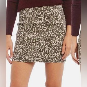 Free people mini skirt size 6 cheetah print